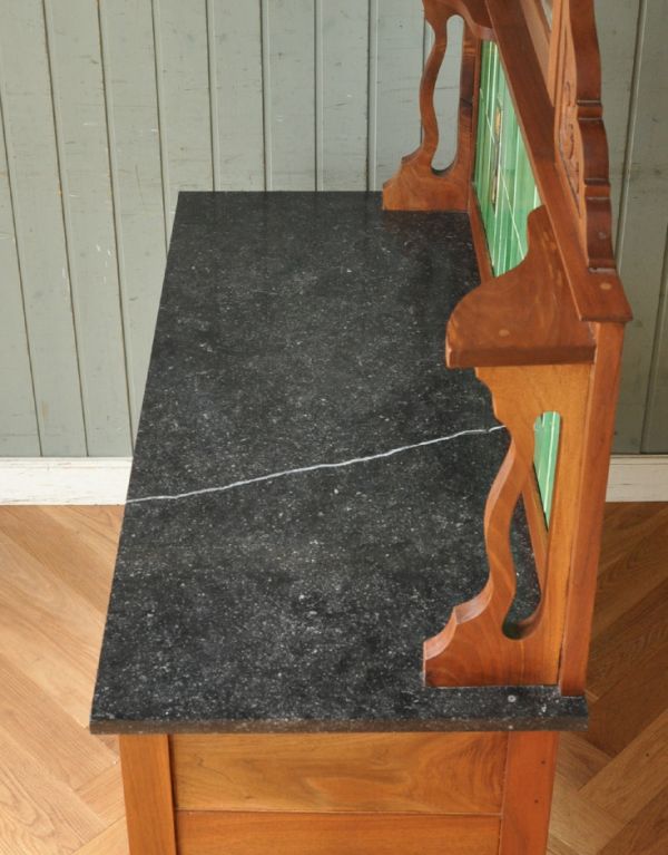 サイドボード　アンティーク家具　タイルが美しいアンティークの英国家具、ミラー付のウォッシュスタンド。天板もキレイな天然大理石。(m-482-f)