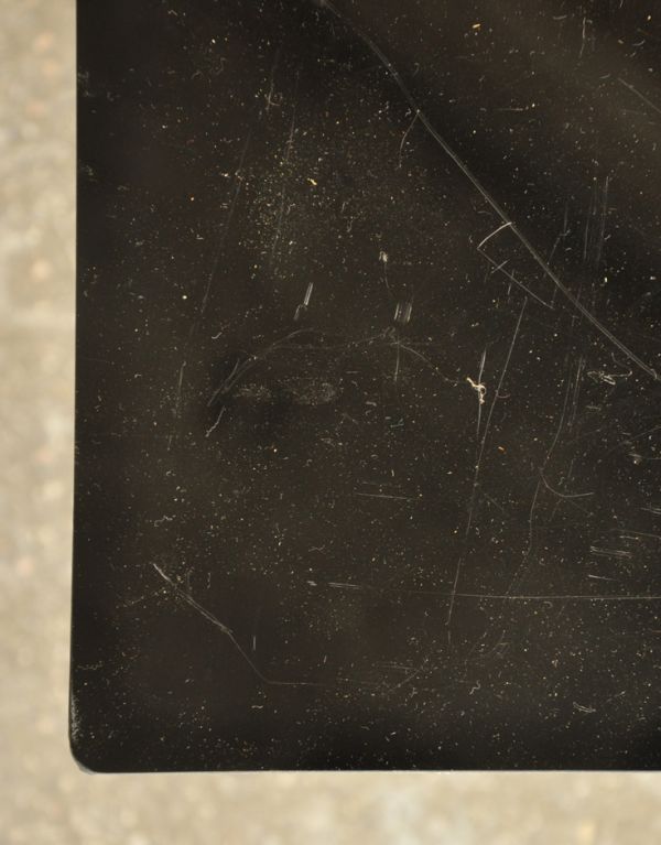 ロイドテーブル　アンティーク家具　アイアンの脚がキレイなフランスアンティーク家具のコーヒーテーブル。割れることなく、無事に到着しました。(m-492-f)