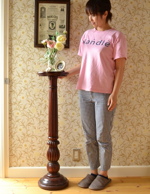 ロイドテーブル アンティーク家具 アンティークの英国家具、マホガニー材のプランツスタンド(花台)。リビングや寝室、玄関で花器を置くのにピッタリです。(m-496-f)