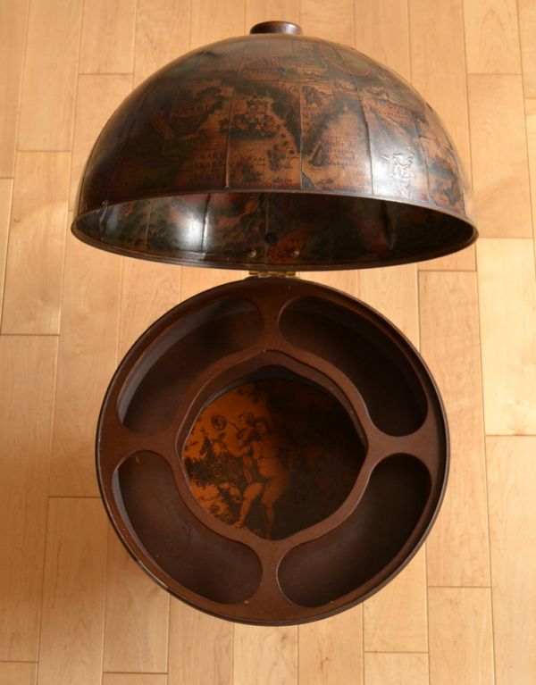 めずらしい家具 アンティーク家具 アンティークのカクテルキャビネット、地球儀型のバーキャビネット(ワインラック)。真ん中にボトル、回りにはグラスが入れられるようになっています。(m-498-f)