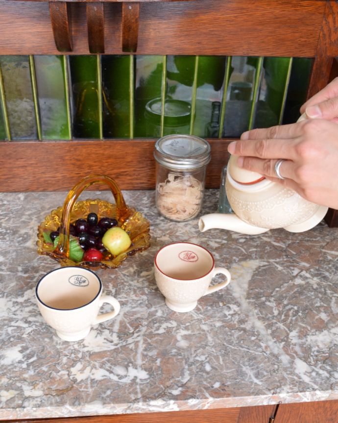 ウォッシュスタンド　アンティーク家具　英国アンティークの家具、グリーンのタイルのウォッシュスタンド。天板が天然大理石なので、ティータイムの作業台としても大活躍してくれます。(m-500-f)