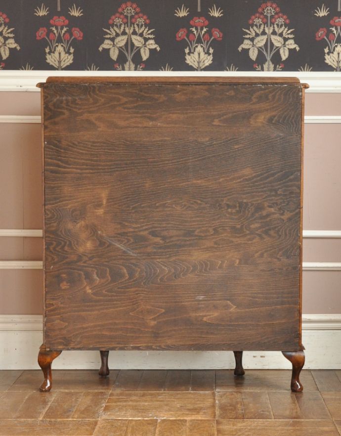 アンティークのキャビネット アンティーク家具 英国のアンティーク家具、美しいハーフムーンのガラスキャビネット(飾り棚)。きちんとメンテナンスしてあるので、裏側もキレイです。(m-504-f-1)