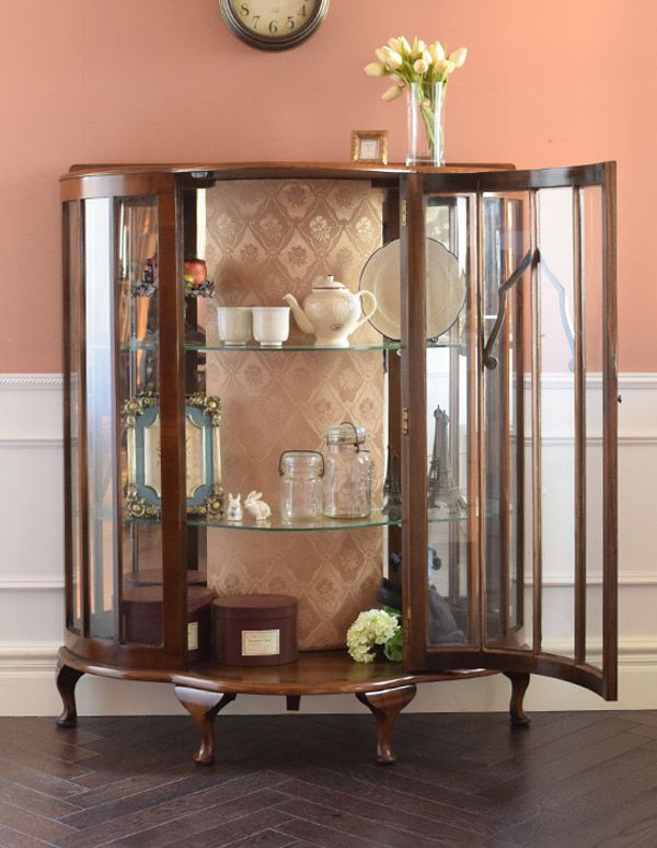 アンティークのキャビネット　アンティーク家具　英国のアンティーク家具、ミラー付きガラスキャビネット（飾り棚）。３段あります。(m-505-f)