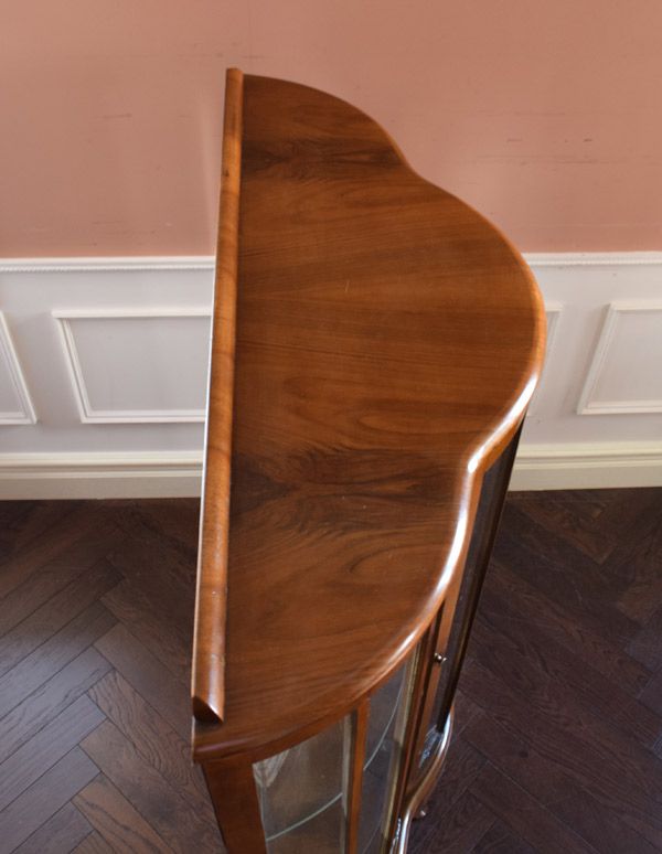 アンティークのキャビネット　アンティーク家具　英国のアンティーク家具、ミラー付きガラスキャビネット（飾り棚）。天板もピカピカにお直ししました。(m-505-f)