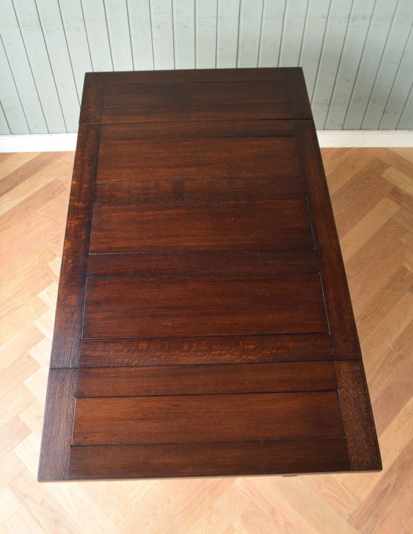 ロイドテーブル　アンティーク家具　アンティーク英国家具、脚の彫りがキレイなスモールサイズのドローリーフテーブル（伸張式テーブル）。天板もピカピカにお直ししました。(m-511-f)