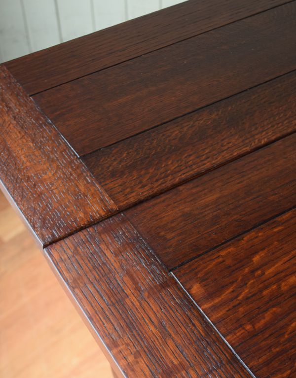 ロイドテーブル　アンティーク家具　アンティーク英国家具、脚の彫りがキレイなスモールサイズのドローリーフテーブル（伸張式テーブル）。メンテナンスをしてありますので、つなぎ目も美しいです。(m-511-f)