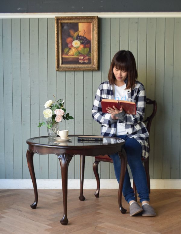 アンティークのテーブル　アンティーク家具　フランスで見つけた編み目が美しいガラス天板アンティークのコーヒーテーブル。フランスらしい美しいデザイン。(m-512-f)