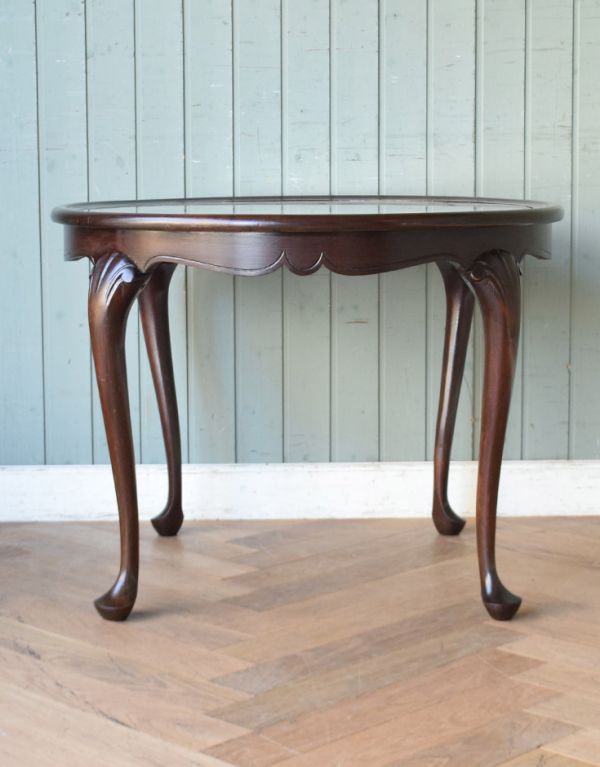 アンティークのテーブル　アンティーク家具　フランスで見つけた編み目が美しいガラス天板アンティークのコーヒーテーブル。優雅な脚の曲線。(m-512-f)