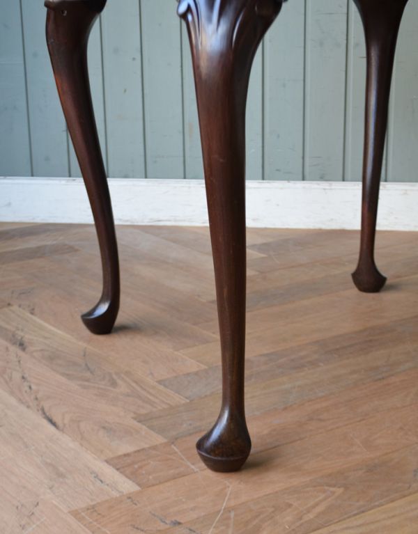 アンティークのテーブル　アンティーク家具　フランスで見つけた編み目が美しいガラス天板アンティークのコーヒーテーブル。しっかりお直ししてあるので安定感があります。(m-512-f)