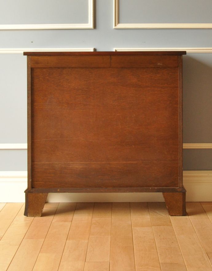 アンティークのキャビネット　アンティーク家具　英国のアンティーク家具、引き出し付きのブックシェルフ（本棚）。きちんとメンテナンスしてあるので、裏側もキレイです。(m-525-f)