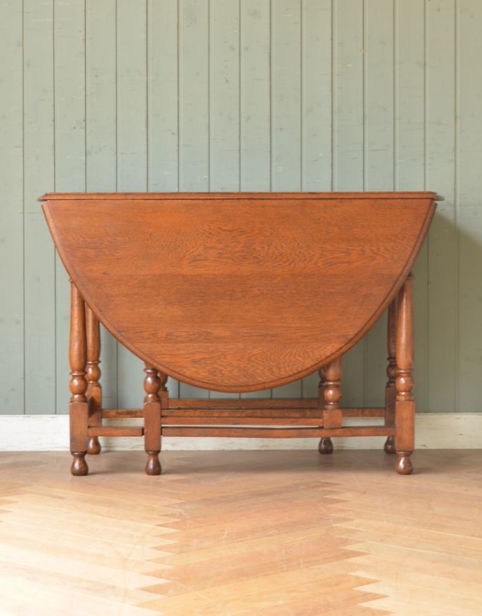 アンティークのテーブル　アンティーク家具　英国輸入のアンティーク家具、伸張式のゲートレッグテーブル（オーク材）。普段は折り曲げておいてパソコンをする時は広げて使ったり・・・。(m-544-f)