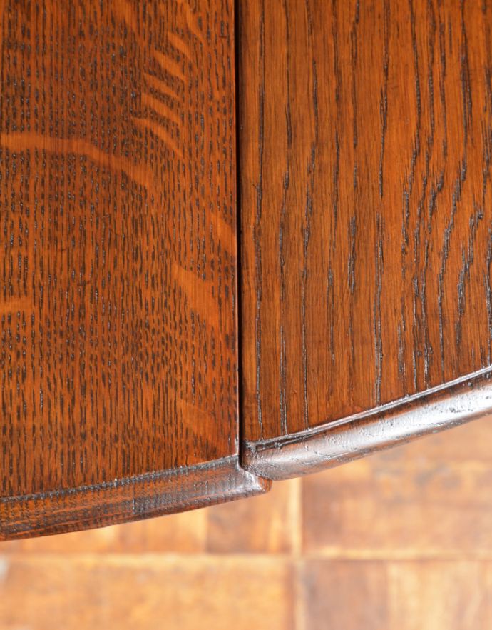 ロイドテーブル　アンティーク家具　英国らしいアンティーク家具、スモールサイズの伸張式のゲートレッグテーブル。大人っぽいカラーで落ち着きがあります。(m-546-f)