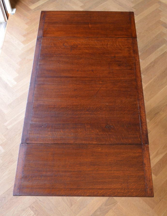 ロイドテーブル　アンティーク家具　アンティーク英国家具、キャスター付きのオーク材のドローリーフテーブル（伸張式テーブル）。天板もピカピカにお直ししました。(m-552-f)