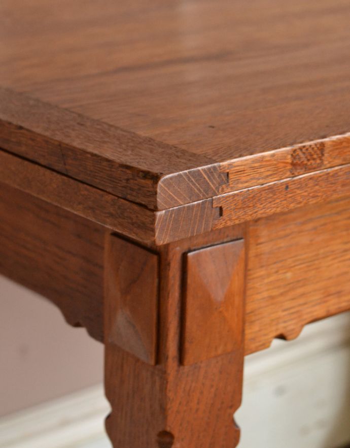 アンティークのテーブル　アンティーク家具　フランスアンティーク家具、伸張式のダイニングテーブル（ベイキングテーブル）。オークソリッド（無垢板）で作られています。(m-554-f)