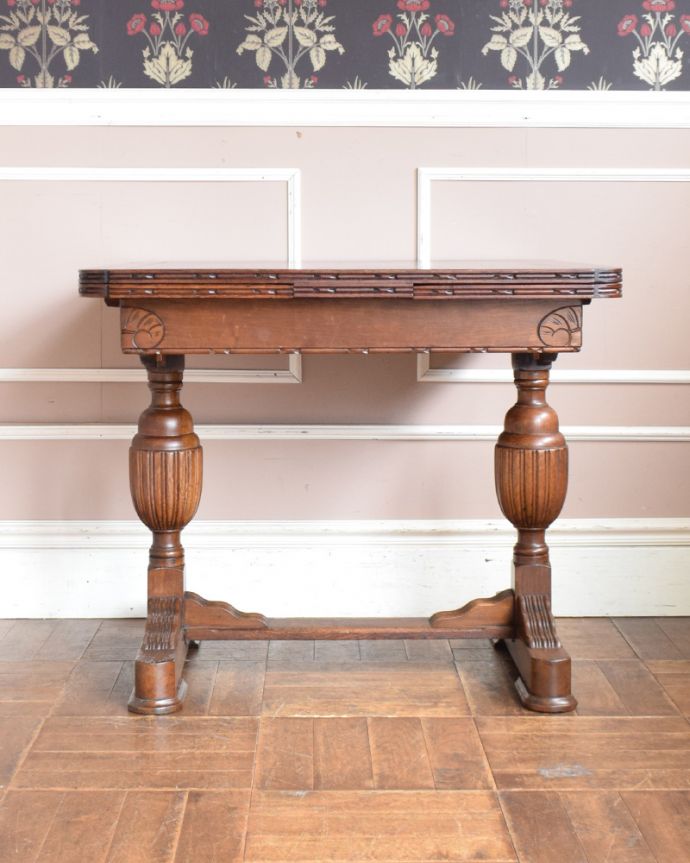 ロイドテーブル　アンティーク家具　イギリスのアンティーク家具、ブルボーズレッグが素敵なドローリーフテーブル（ダイニングテーブル） 。ダイニングテーブルにしたり、家事台にも使えますよ！片開きの状態でもご使用頂けます。(m-567-f)