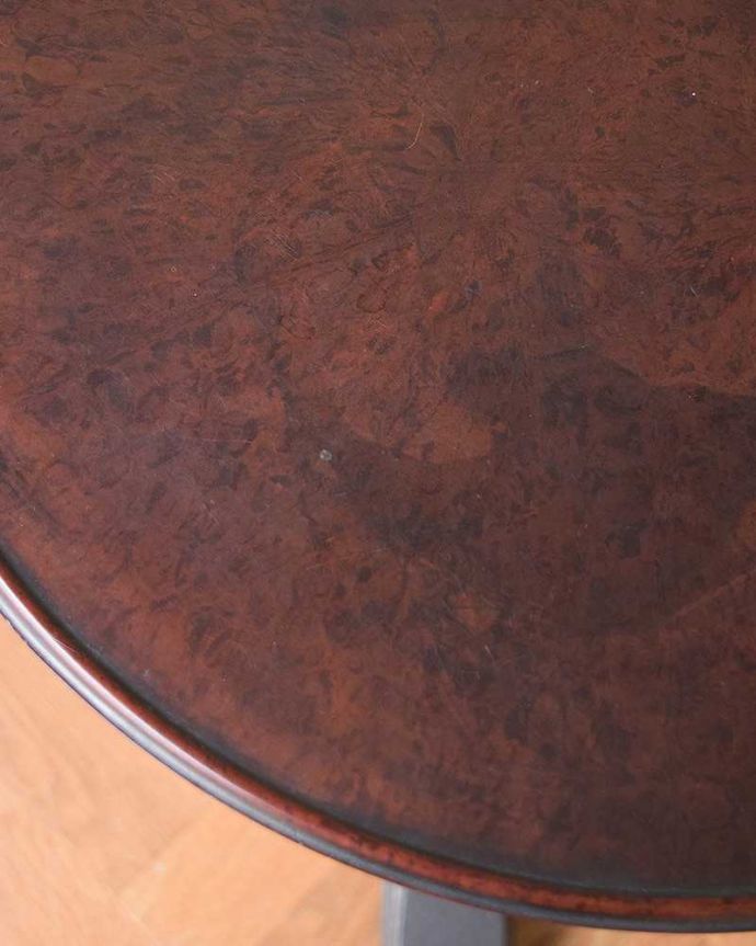 アンティークのテーブル　アンティーク家具　フランスで見つけたベークライト×アイアンのカフェテーブル（REX社のビストロテーブル）。これだけ大きなベークライトなのに欠けや割れもないベストコンディションです。(m-604-f)