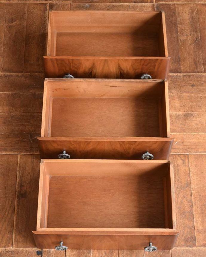 ビューロー　アンティーク家具　英国輸入のアンティーク家具、多機能なアンティークのサイドバイサイド（ビューローディスプレー）。引き出しが付いています。(m-607-f)