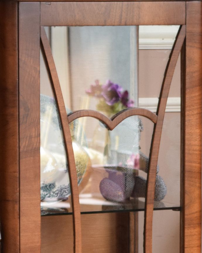 ビューロー　アンティーク家具　英国輸入のアンティーク家具、多機能なアンティークのサイドバイサイド（ビューローディスプレー）。ガラスもアンティークならでは。(m-607-f)