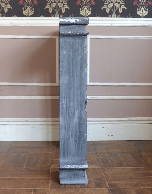 アンティーク風のインテリアアクセサリー アンティーク風 アンティーク風マントルピースL(ブラック)。横から見るとこんな感じ。(y-137-f)