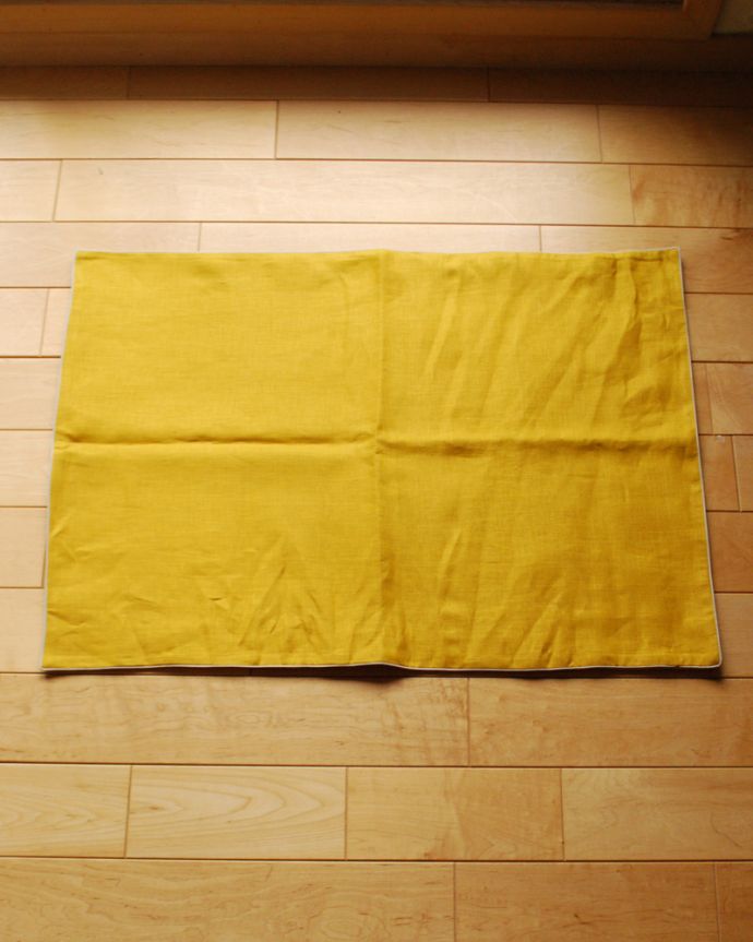 ファブリック(布)雑貨 インテリア雑貨 リネンのクッションカバーL(マスタード)。通年通して使える素材です。(n10-025)