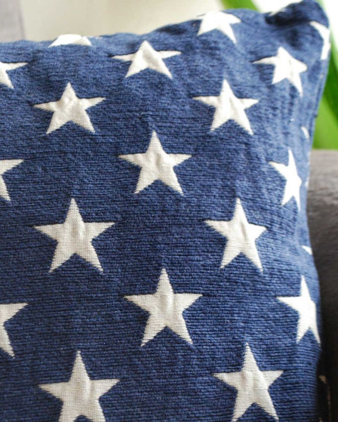 ファブリック（布）雑貨　インテリア雑貨　STARSクッション(BL）45×45。細かく散りばめた星を描いたクッション。(n10-027)
