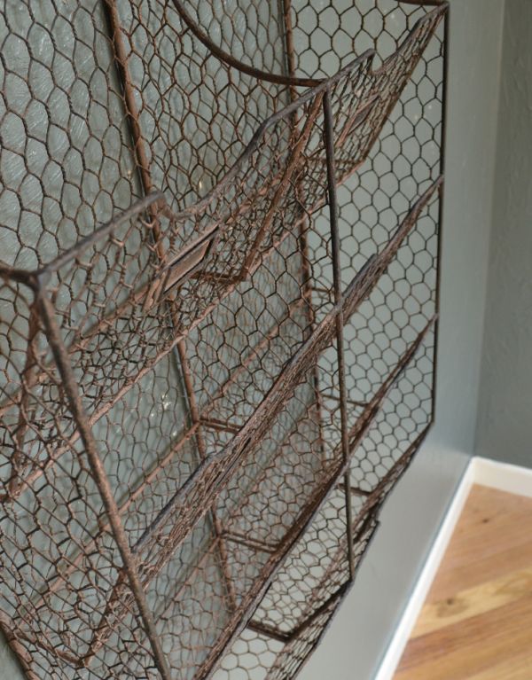 その他インテリア雑貨　インテリア雑貨　ワイヤーシェルフ８ポケット（ＢＲ）。本や冊子、パンフレットなどたっぷり入るサイズです。(n12-118)