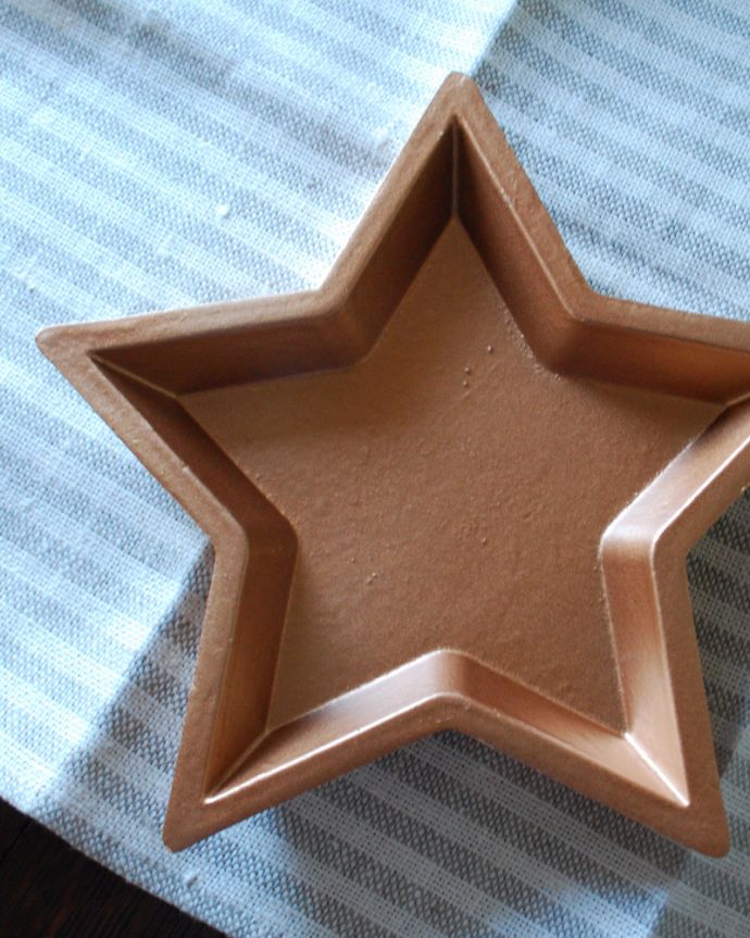 リビング雑貨 インテリア雑貨 ゴールドの可愛いスタートレイ(M)。キュートな星型のプレートです。(n12-230)
