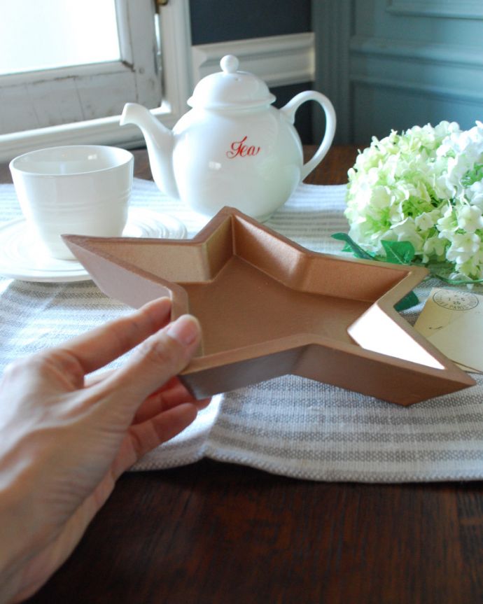 リビング雑貨 インテリア雑貨 ゴールドの可愛いスタートレイ(M)。お家カフェにもぴったりのアイテムです。(n12-230)