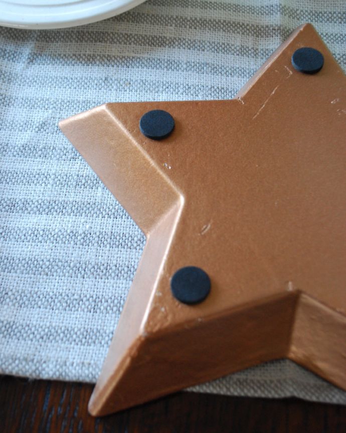 リビング雑貨 インテリア雑貨 ゴールドの可愛いスタートレイ(M)。脚が付いているので滑りにくいです。(n12-230)