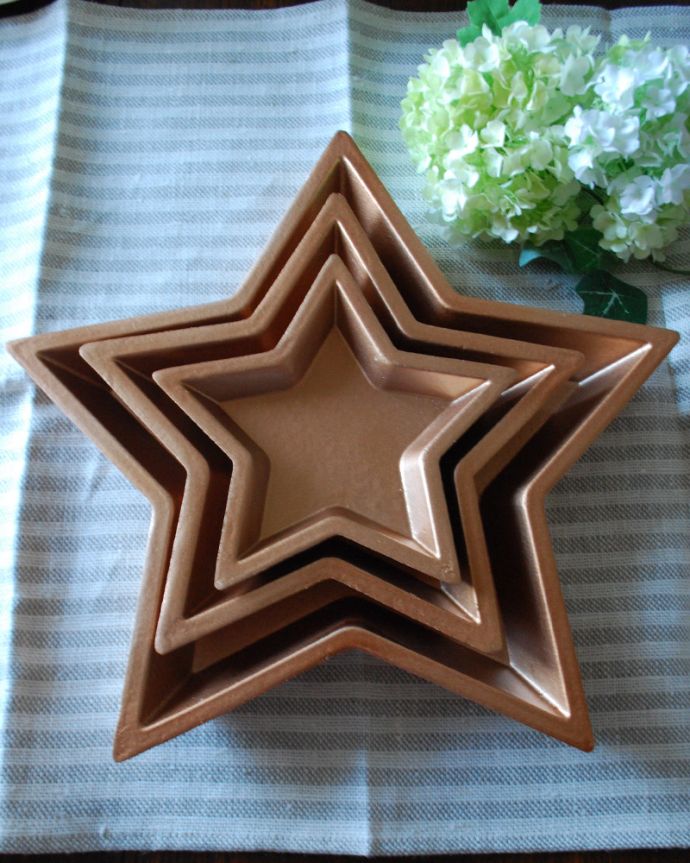 リビング雑貨 インテリア雑貨 ゴールドの可愛いスタートレイ(M)。サイズは3種類あります。(n12-230)