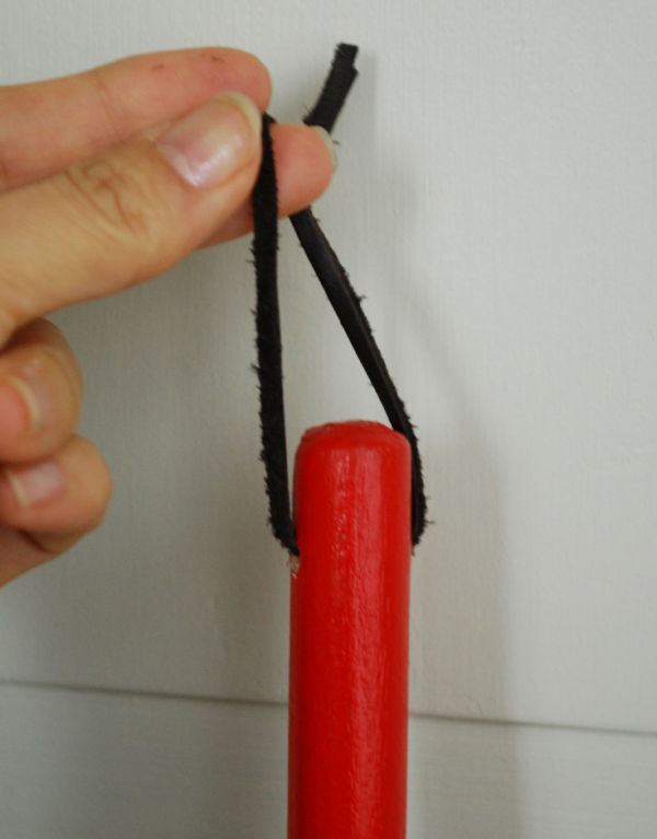 掃除・洗濯グッズ インテリア雑貨 ステッチが可愛い麦わらのホウキ(L)。フックに掛けられます。(n16-109)