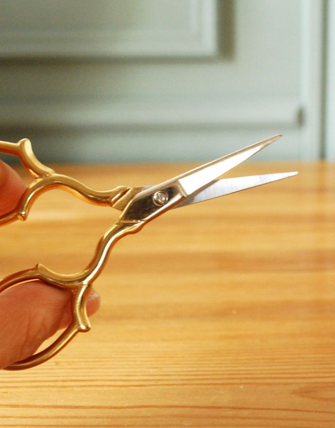 その他インテリア雑貨　インテリア雑貨　レトロなデザインが人気のシザー（はさみ）。見た目だけでなく切れ味も良い優れものです。(n16-125)