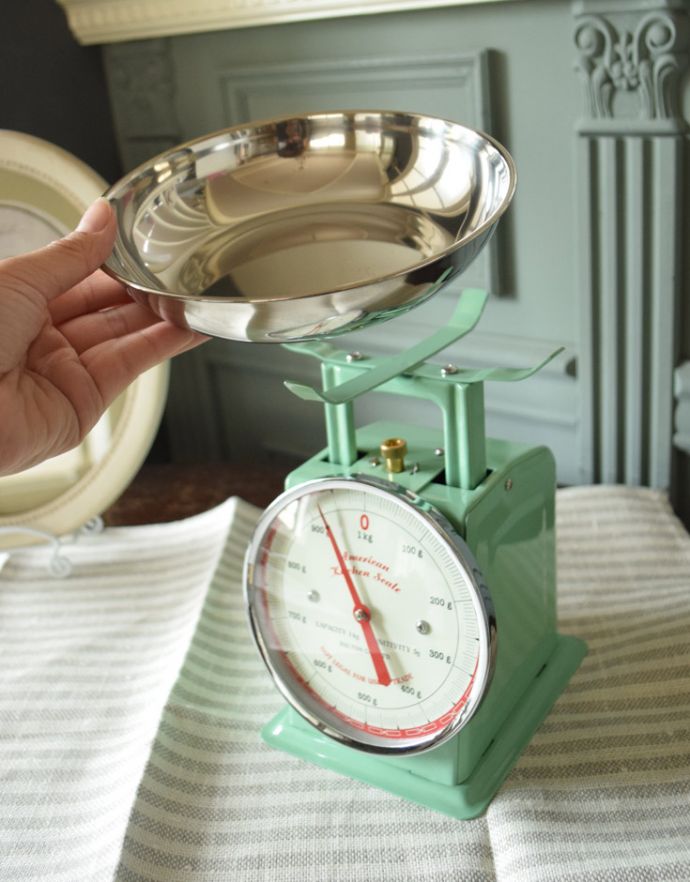 キッチン雑貨 インテリア雑貨 キッチンスケール(MINT GREEN・1kg)。トレーはお手入れのしやすいステンレス製。(n4-074)