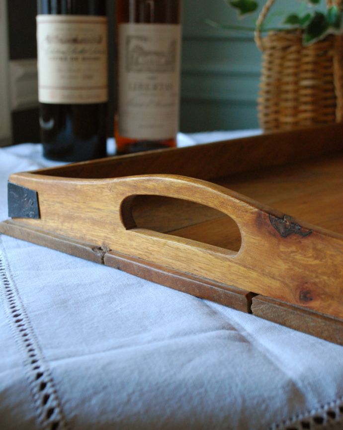 キッチン雑貨　インテリア雑貨　木製のカンパーニュトレイ。取っ手があるので持ち運びしやすいです。(n4-079)