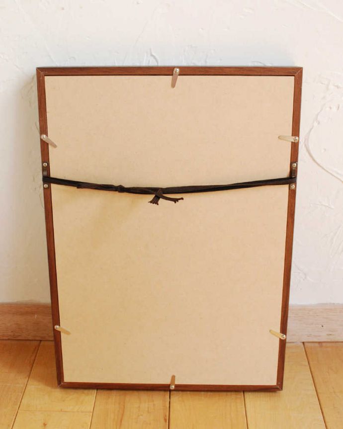 リビング雑貨　インテリア雑貨　アートフレーム　時計台（LONDON）。裏面には壁に掛ける金具が付いているので、簡単に取り付けることができます。(n7-110)