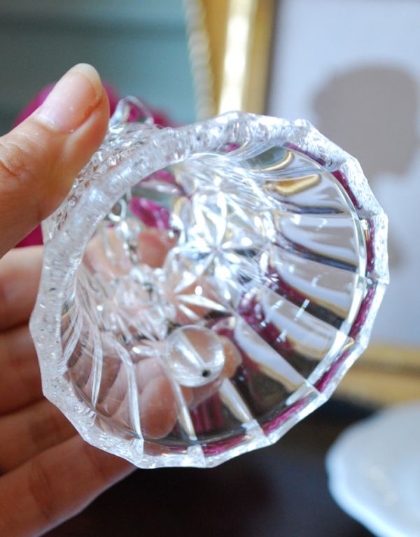 アンティーク雑貨 鳥がちょこんと止まったディナーベル、アンティークプレスドグラス。澄んだ音色が楽しめます。(pg-2715)