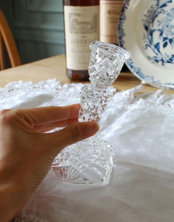 オブジェ、ベル　アンティーク雑貨　アンティークガラスのキャンドルスタンドセット、プレスドグラス。火を灯さず、おいておくだけでもキラキラ綺麗です。(pg-2849)