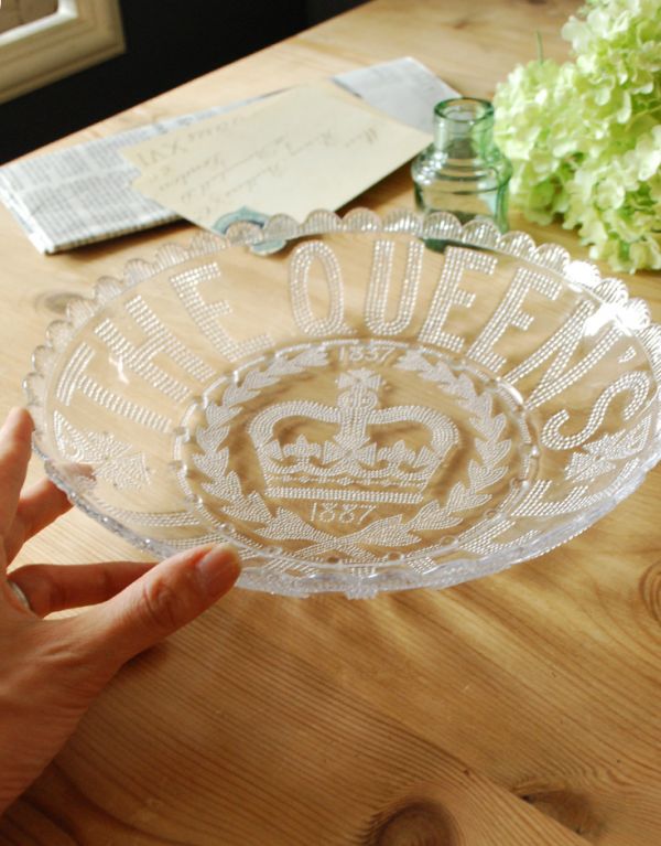 プレート、ケーキスタンド　アンティーク雑貨　1837-1887アンティークのコロネーションプレート（ディッシュプレート）。コレクションしたくなる美しさです。(pg-2875)