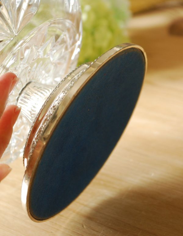 フラワーベース アンティーク雑貨 イギリスから到着したアンティーク雑貨、お花を楽しむガラスボウル(花器)。底はこんな感じです。(pg-2902)