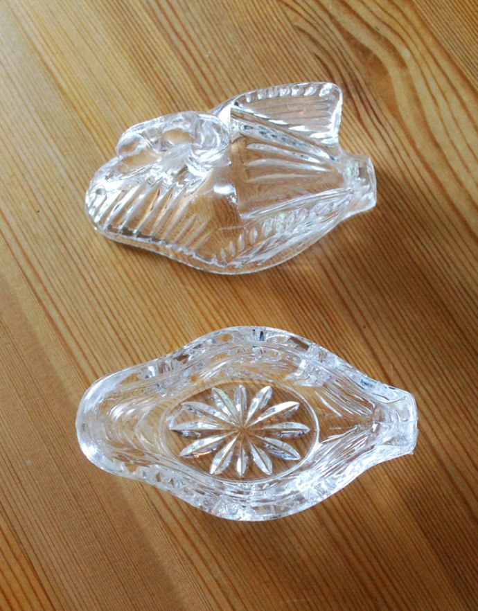 アンティーク雑貨　お花まで付いた優雅なスタイルのスワンの小物入れ、アンティーク雑貨。上から見るとこんな感じ。(pg-3143)