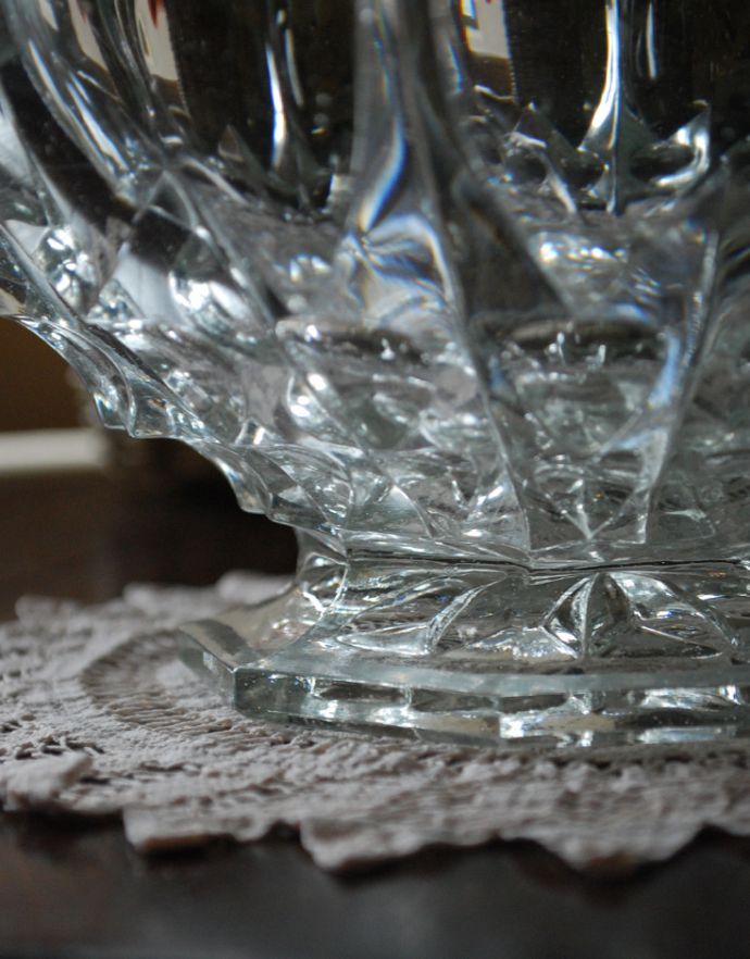 デザートグラス、ボウル(器) アンティーク雑貨 食卓を彩るアンティークガラスボウル、プレスドグラス。安定感があります。(pg-3179)