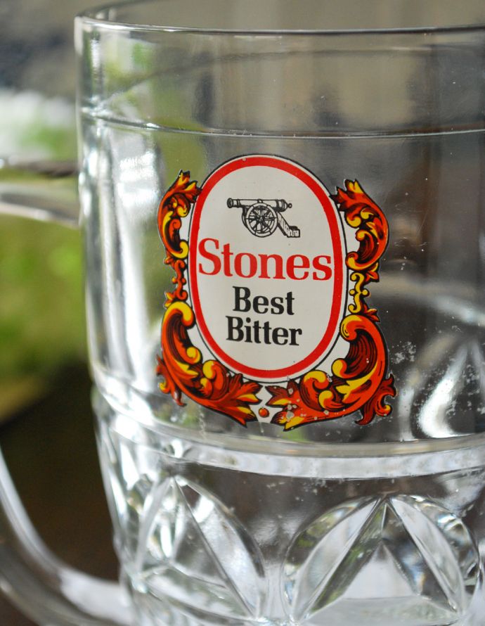 グラス、カトラリー アンティーク雑貨 アンティークのジョッキグラス(Stones Best Bitter)。ダイニングに置いてあるだけで、異国の雰囲気を作ってくれます。(pg-3193)
