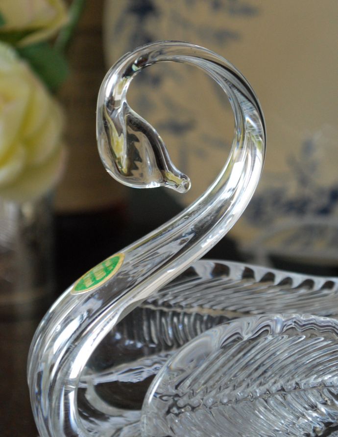 アンティーク 雑貨のガラス小物 アンティーク雑貨 クリアガラスの美しいガラスのスワン(白鳥)のオブジェ、アンティークプレスドグラス。しなやかなラインが美しい、優雅なスワンです。(pg-3320)