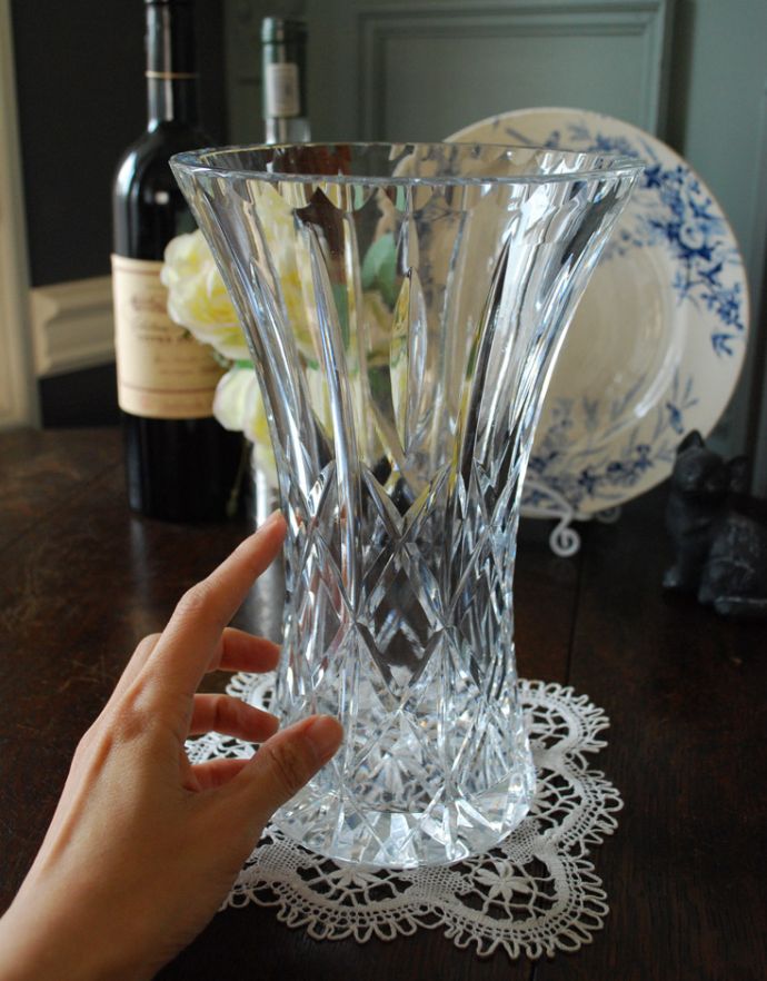 フラワーベース アンティーク雑貨 縁どりがレースカットで華やかなアンティークフラワーベース(花器)。飾るだけで絵になる美しさ。(pg-3367)