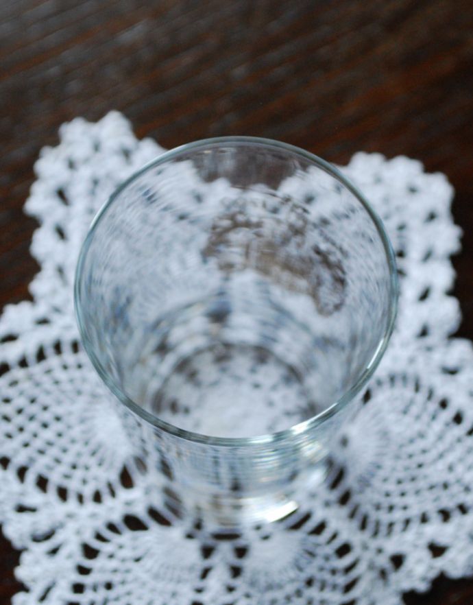 アンティーク 雑貨のガラス小物 アンティーク雑貨 イギリスで見つけたアンティークグラス。上から見るとこんな感じ。(pg-3381)