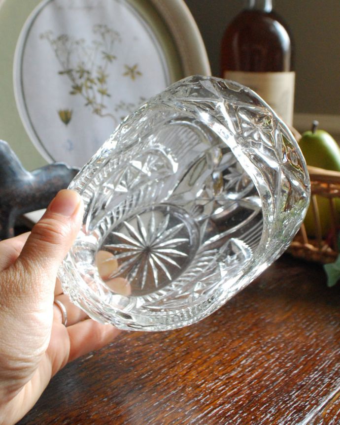 アンティークプレスドガラスの美しく輝くバスケット(pg-3566