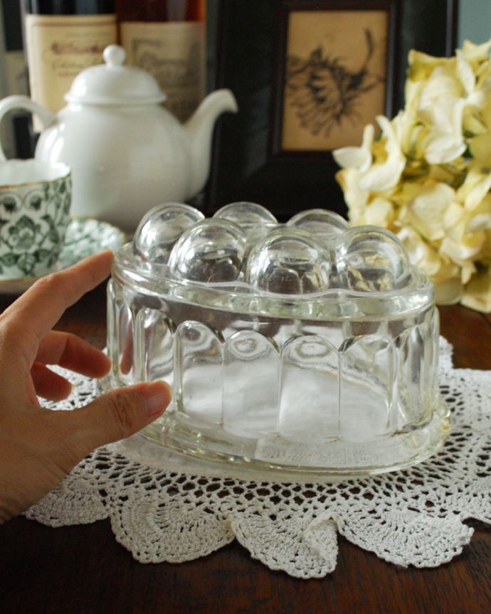 アンティーク 雑貨のガラス小物　アンティーク雑貨　可愛いアンティークのキッチン雑貨、大きなゼリーが作れるゼリーモールド(プレスドグラス)。可愛いゼリーが作れます。(pg-3661)