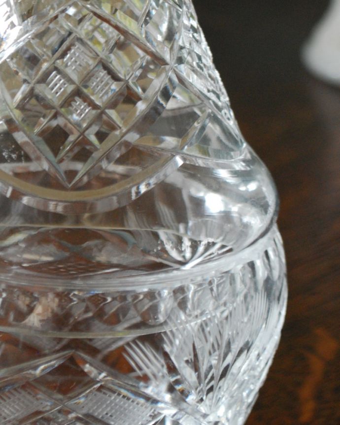 ふた付きケース、スパイスケース　アンティーク雑貨　フルーツモチーフの可愛いフタ付きガラスケース、アンティークプレスドグラス。アンティークのため、多少の欠け・傷がある場合がありますが、使用上問題はありませんので、ご了承下さい。(pg-4014)