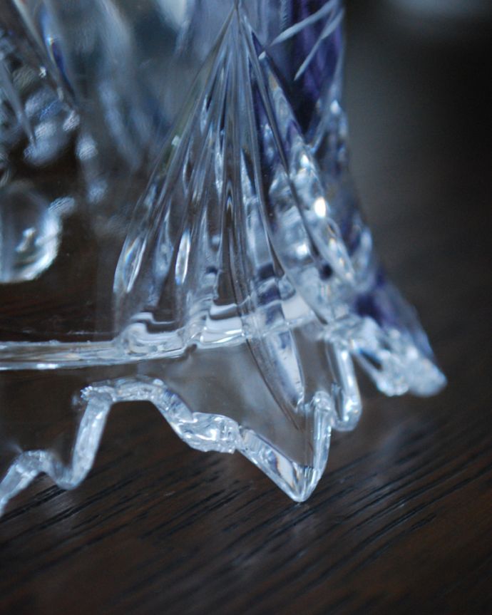 オブジェ、ベル　アンティーク雑貨　華やかなレースカットの可愛いガラスベル（アンティークプレスドグラス）。。(pg-4032)