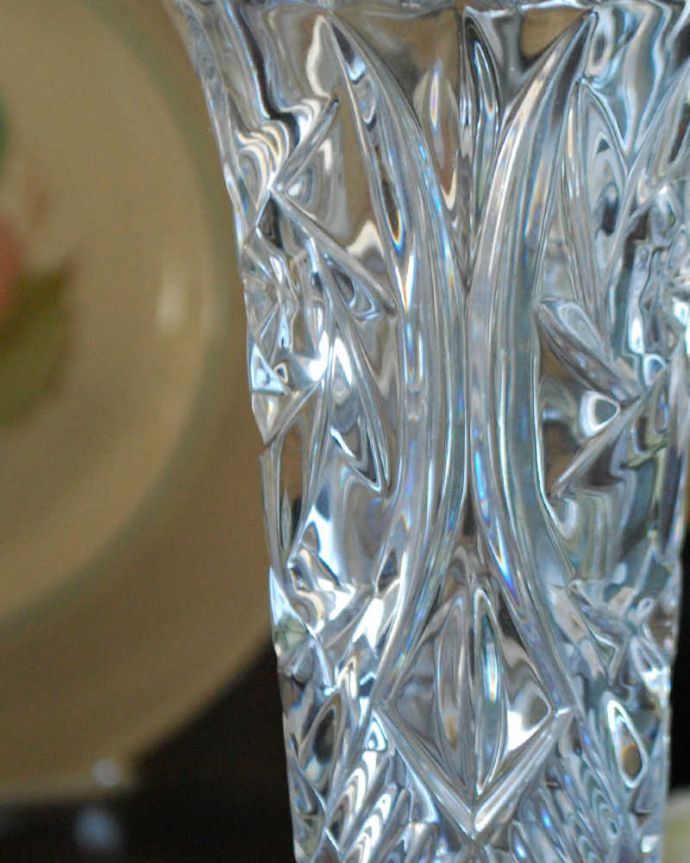 アンティーク 雑貨のガラス小物 アンティーク雑貨 スタイルが抜群のキレイなフラワーベース(花器)、アンティークプレスドグラス。アンティークのため、多少の欠け・傷がある場合がありますが、使用上問題はありませんので、ご了承下さい。(pg-4433)